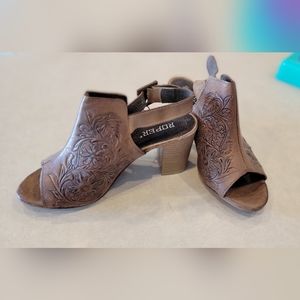 ROPER Women's Mika Heeled Sandal  Size 7.5.
